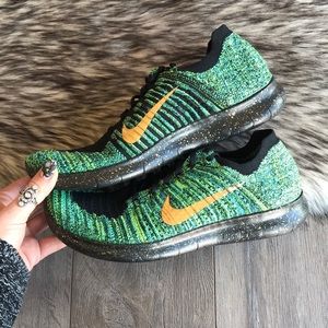 ??HP??NWT ??Nike ID Free Rn Flyknit Custom Oreo NWT ??HP??NWT ??Nike ID Free Rn Flyknit Custom Oreo NWT